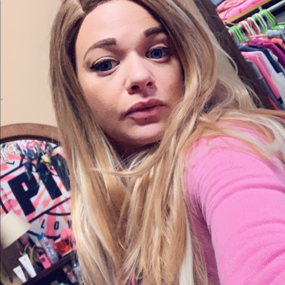 Wig - Picture 3 of 5
